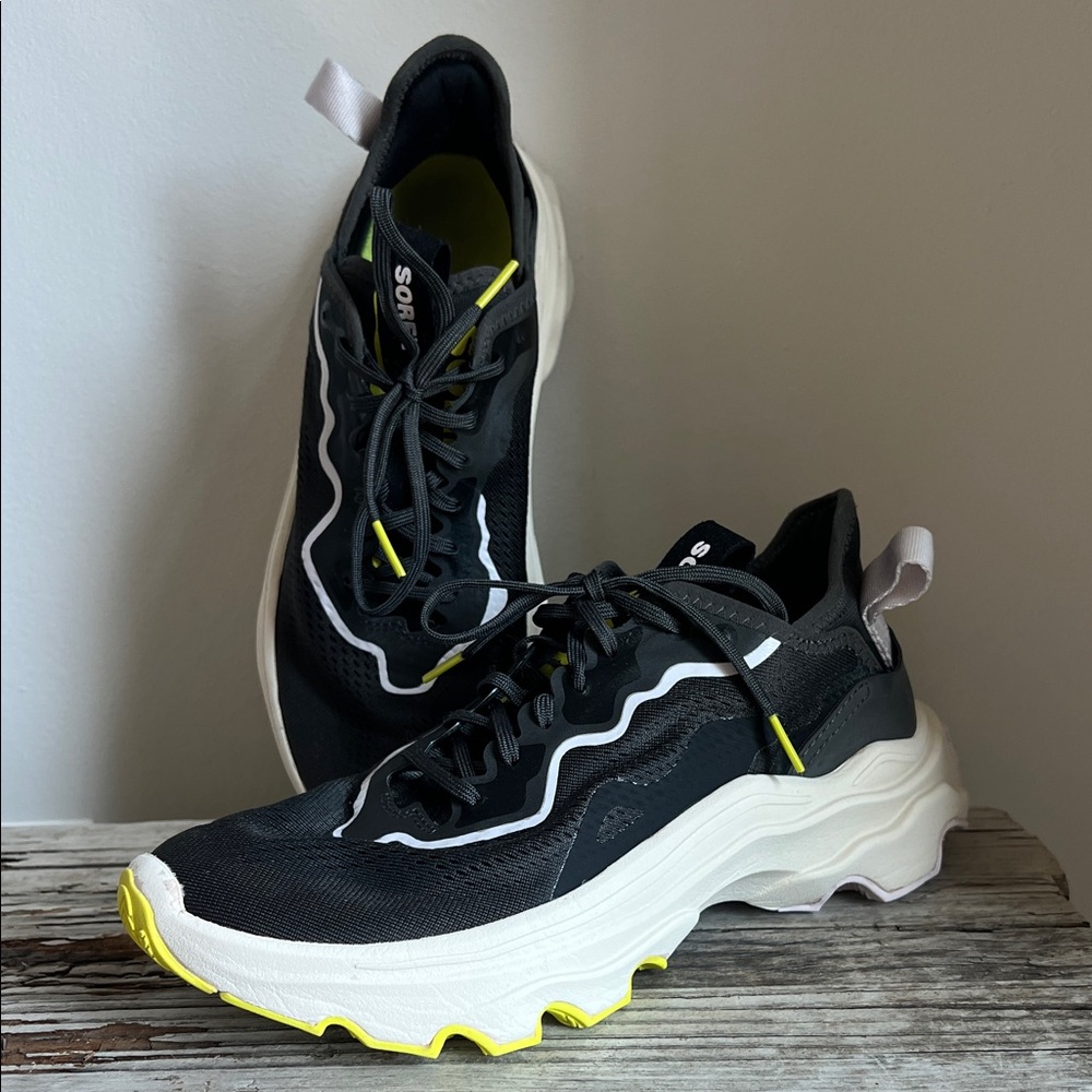 SOREL Kinetic Breakthru Day Sneaker - Women's 9 40